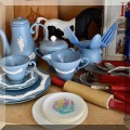 Z06. Play dishes and tea sets. 